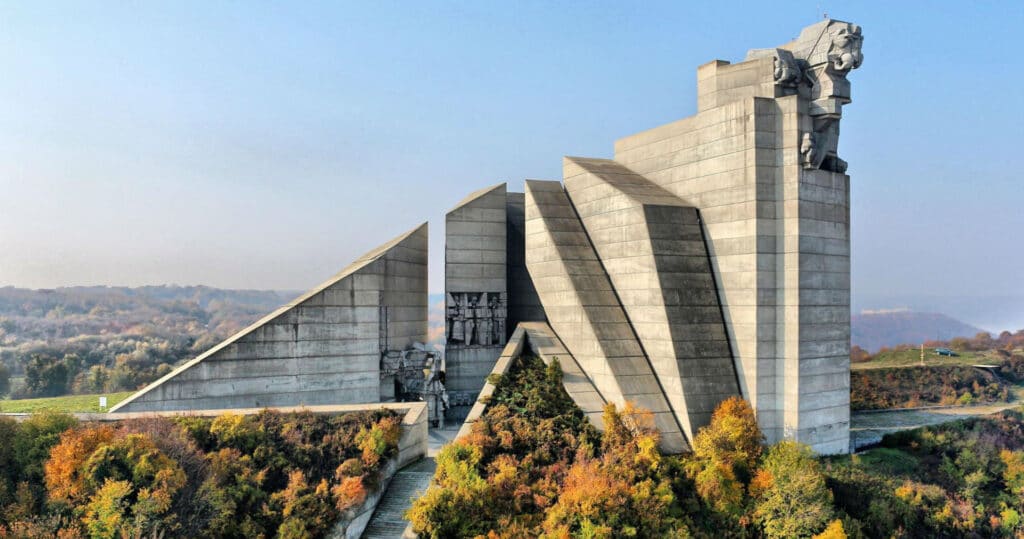 Паметник 1300 години България