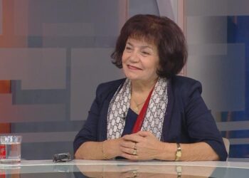 Янка Такева: Вдигаме заплатите на учителите, ако тестването остане