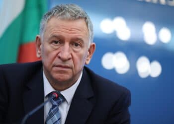 Кацаров: Критично е! Изправени сме пред огромна заплаха. Ваксинирайте се!