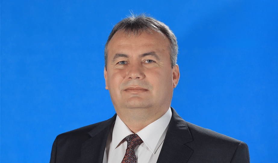 Ахтер Велиев