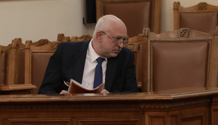 Велислав Минеков