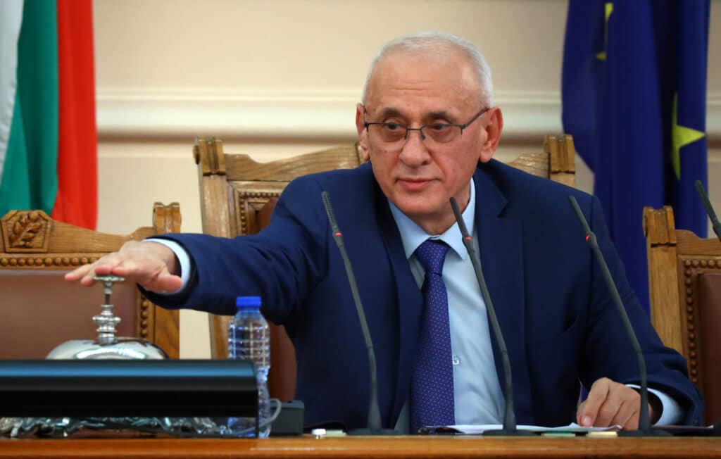 Силви Кирилов удари първия звънец: Волята прави нещата възможни 1 1 29