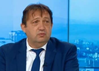 Държавата е функционирала в паралелен свят, в който не се спазват закони