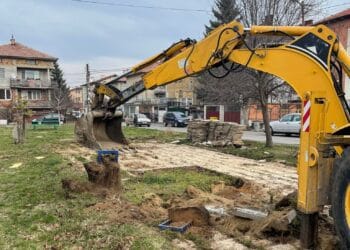 Сменят детските съоръжения край ул. “Искър” в Божурище