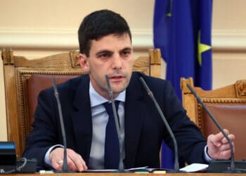 Никола Минчев свиква извънредно заседание на парламента на 13 декември