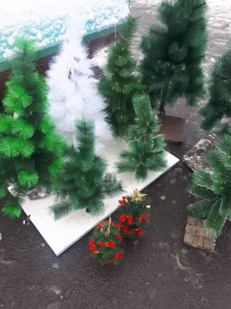 Изкуствените елхи скочиха с 10 лв., хората не искат да купуват нови 2 20211208 100410
