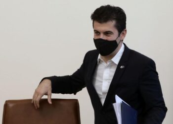 Без хора от Държавна сигурност във властта