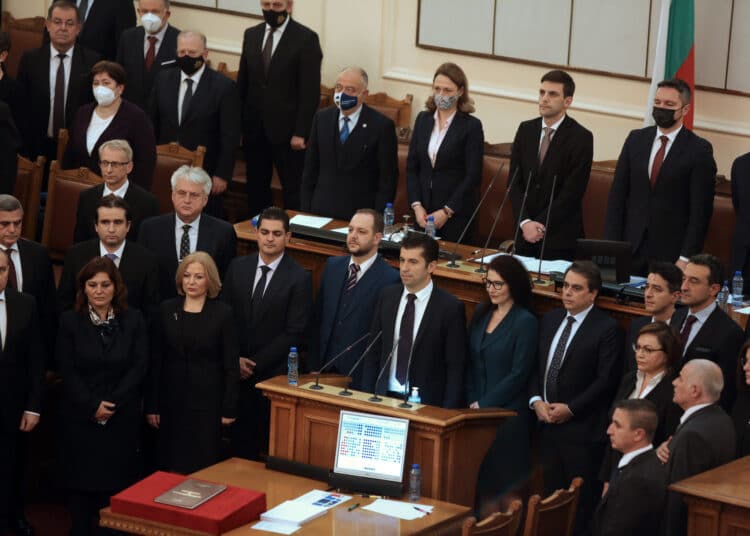 Със 134 гласа "за" България отново има редовно правителство 1 Парламент-нов-клетва