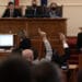 Наложиха мораториум върху цените на парното и тока