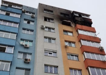 Има трима загинали при пожара в блока в Благоевград