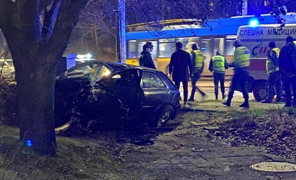 Имало е удар в дърво