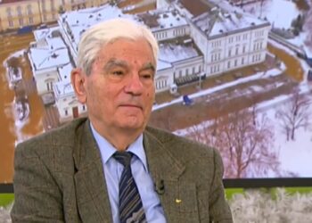 Акад. Петрунов: Следващата ковид вълна ще удари младите