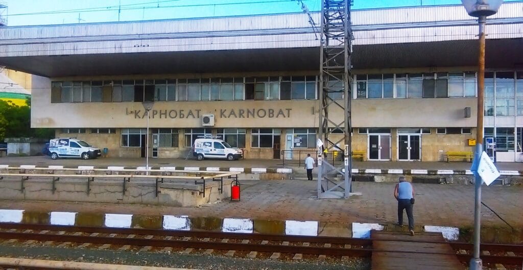 Обир на гарата в Карнобат, задържаният е местен с богато досие 1 Гарата в Карнобат