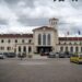 Екшън на жп гарата в Плевен: Мъж троши и обижда наред