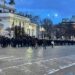 Кордон от полицаи пази Народното събрание (Снимки)
