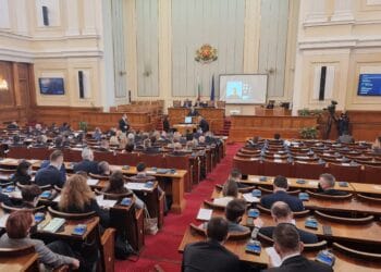 Над 7 млрд. лева дълг заложен в бюджета, пада данъкът върху лихвите