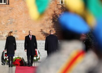 Президентът и шефът на Парламента ще участват в церемонията по водосвет на бойните знамена