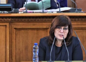 Да не се издава зелен сертификат за антитела, обмислят здравните власти