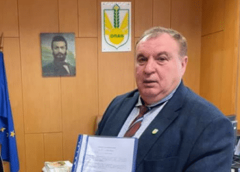 Кметът на Опан черпи днес! Честит рожден ден, Генчо Колев!