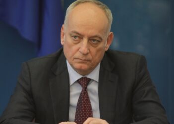 НПК: Намаляват карантината, гоним 500 хил. ваксинирани до края на януари