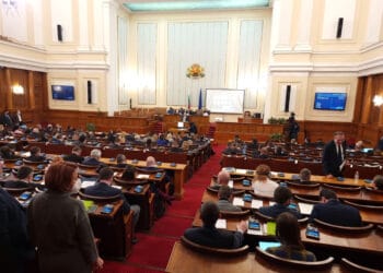 Депутатите гарантираха безплатни детски градини
