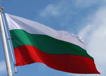 1200 знамена ще се веят в Елин Пелин, всеки може да вземе националния флаг от общината