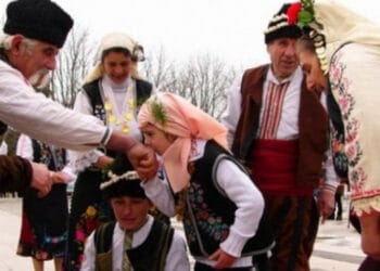 Сирни заговезни е: Прости ми! – Простено да ти е