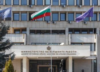 8 българи са в неизвестност след пожара на ферибота в Йонийско море