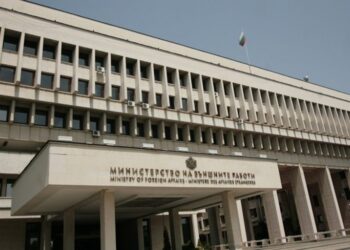 Външно призова българите да напуснат Украйна