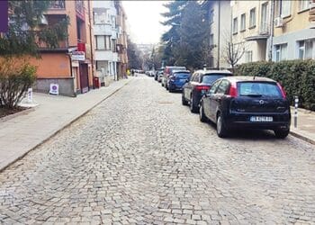 Възстановена е автентичната паважна настилка на емблематична улица в столичния квартал „Лозенец“