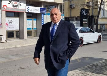 Борисов: Сертификатът трябва веднага да отпадне, никой не спазва мерки