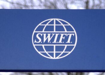 Отрязаха Русия от SWIFT, Германия вече доставя оръжия на Украйна