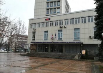 Обмислят закриване на общини, нов скок на цената на тока