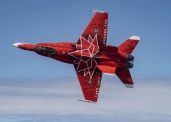 Невероятно въздушно изкуство – водещи самолети биват преобразявани