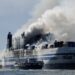 Двама българи са в болница след пожара на ферибота край Корфу, сред спасените има и деца