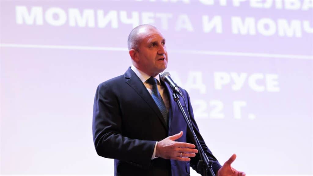 Румен Радев1