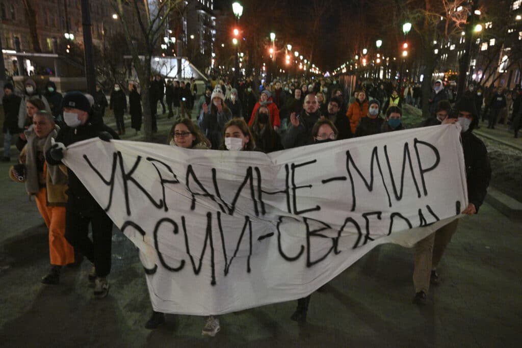 Над 4000 са арестуваните в Русия по време на протестите срещу войната в Украйна 1 протести Русия