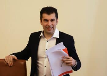 Кирил Петков