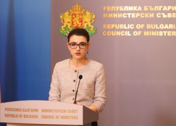 България прекратява членството си в две международни банки