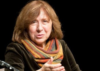 Светлана Алексиевич: Ударът от Беларус е нож в гърба