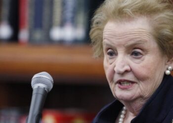 Почина Мадлин Олбрайт, първата жена държавен секретар на САЩ