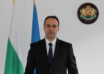 Петков се отказа от Тагарев, посланикът на България в НАТО ще е военен министър