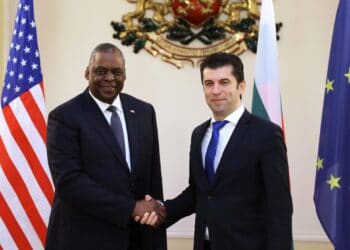 Петков след срещата с шефа на Пенгона: Не сме говорили за военна подкрепа на Украйна, ще продължим да предоставяме само хуманитарна помощ