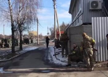Руснаците превзеха Херсон, водят се боеве в центъра на Харков
