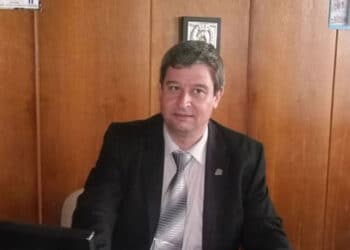 Д-р Петров: Обемът учебно съдържание да бъде намален, трябва да се промени цялата философия на образованието