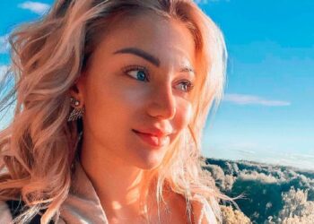Фотомоделът Грета Ведлер, която нарече Владимир Путин „психопат“, е намерена мъртва и натъпкана в куфар