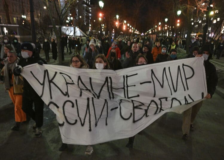 Над 4000 са арестуваните в Русия по време на протестите срещу войната в Украйна 1 протести Русия