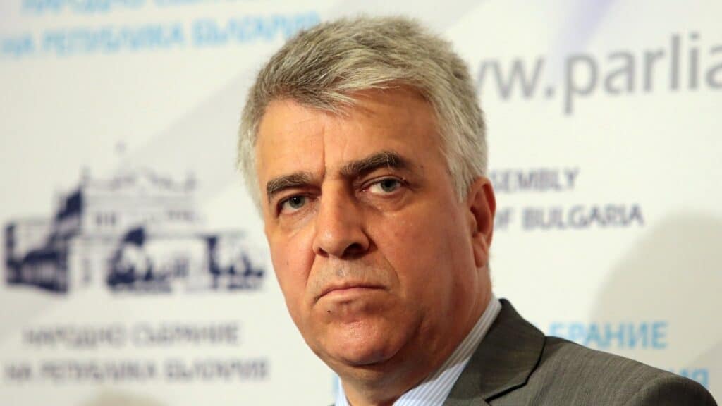 Ако парламентът одобри военна подкрепа за Украйна, БСП напуска коалицията и ще има нови избори 1 Румен Гечев БСП