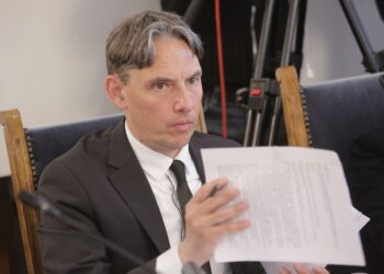 Доц. Пандов: Отпадането на хартиената рецепта вероятно ще се отложи