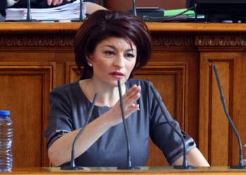 ГЕРБ: Денят на лъжата е празник на правителството. Оставка, аматьори!